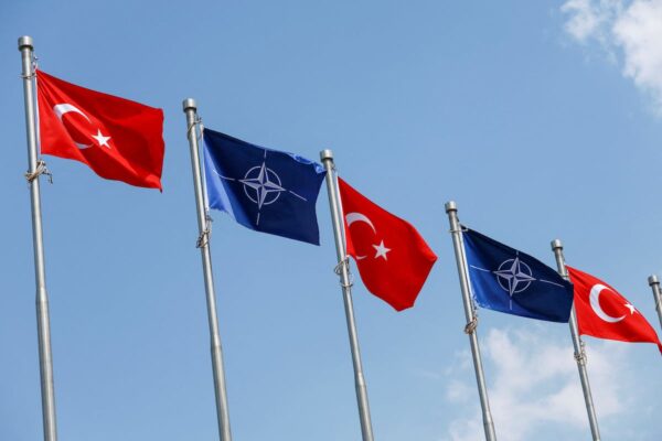 Cinco frentes abiertos amenazan el futuro de la OTAN en su cumbre de Ankara