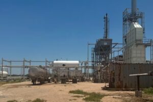 Aseguran refinería clandestina con más de 3.7 millones de litros de hidrocarburo en Reynosa