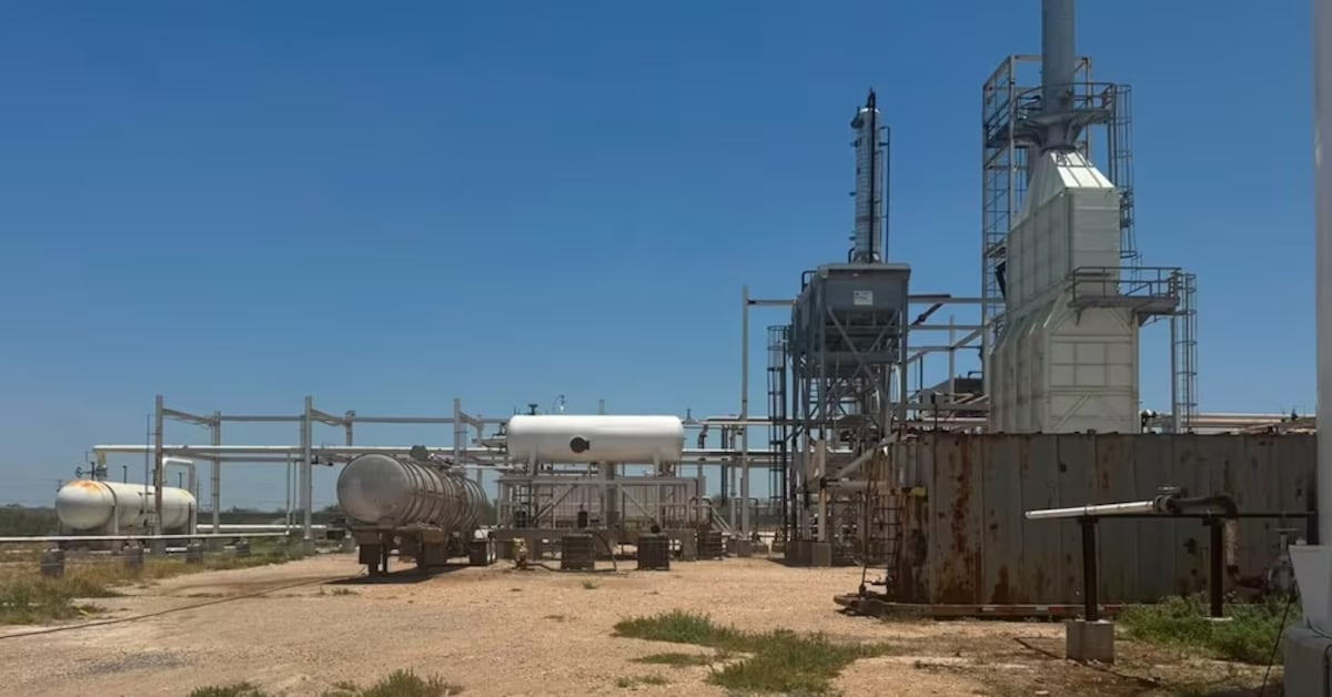 Aseguran refinería clandestina con más de 3.7 millones de litros de hidrocarburo en Reynosa