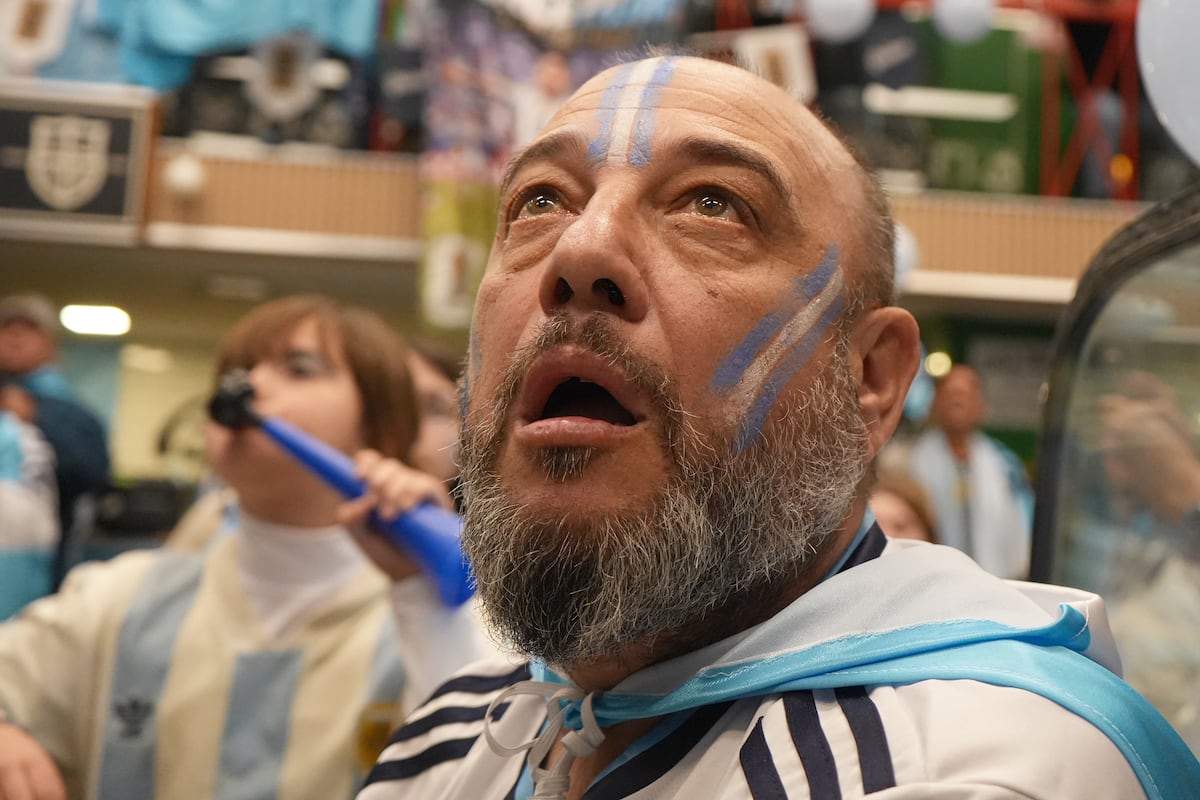 Caparrós y Villoro retoman su correspondencia literaria durante el Mundial 2026