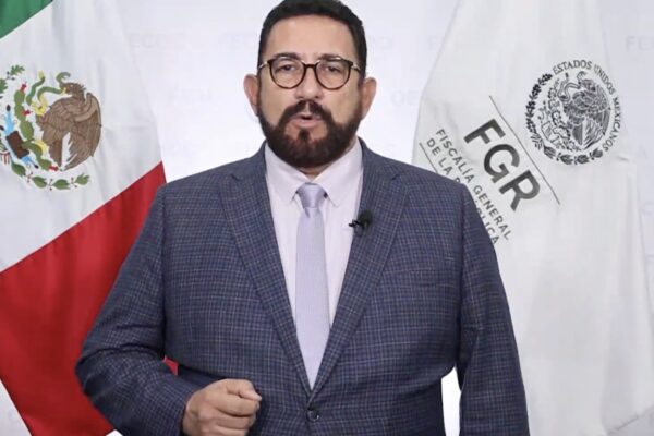Ulises Lara López renuncia como fiscal de Asuntos Relevantes y vocero de la FGR