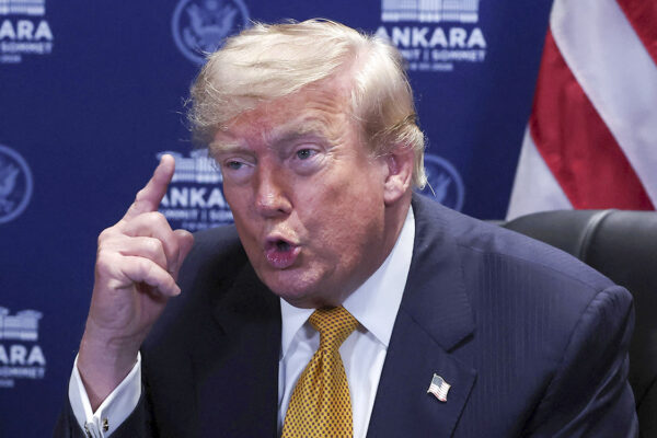Trump da por terminado alto al fuego con Irán y califica a sus líderes de ‘escoria’