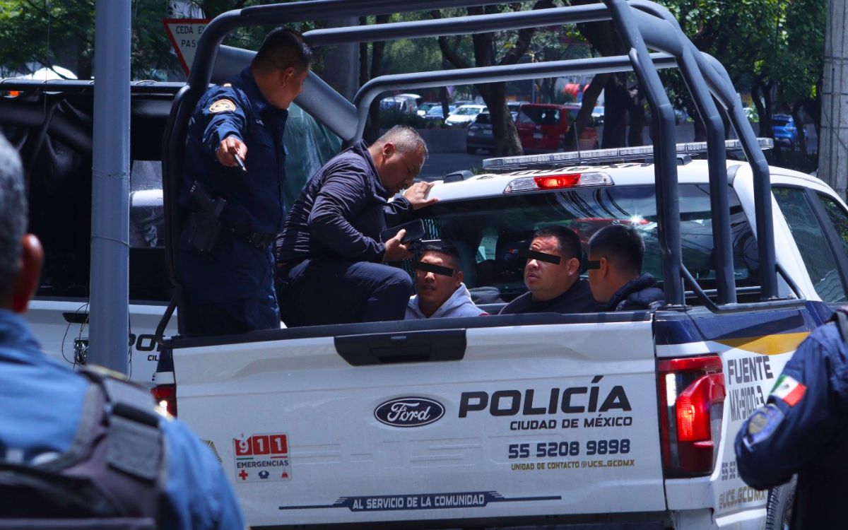 Detienen a tres presuntos sicarios tras balacera y persecución en Periférico Sur