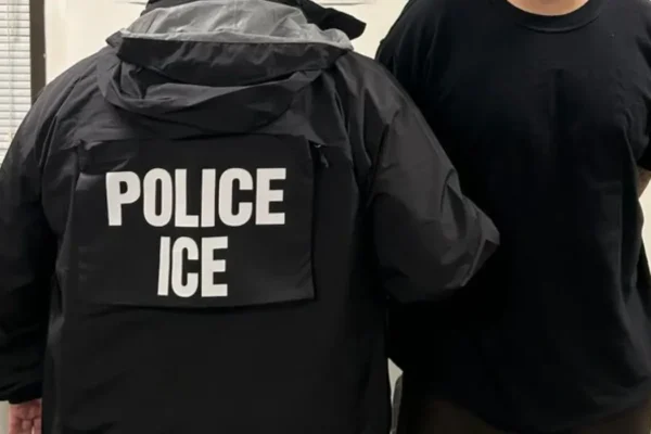 ICE detiene en McAllen a pareja de pastores mexicanos con hijos estadounidenses