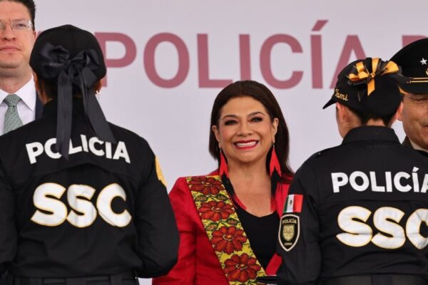 Anuncia Clara Brugada bono para policías de CDMX por operativo del Mundial 2026