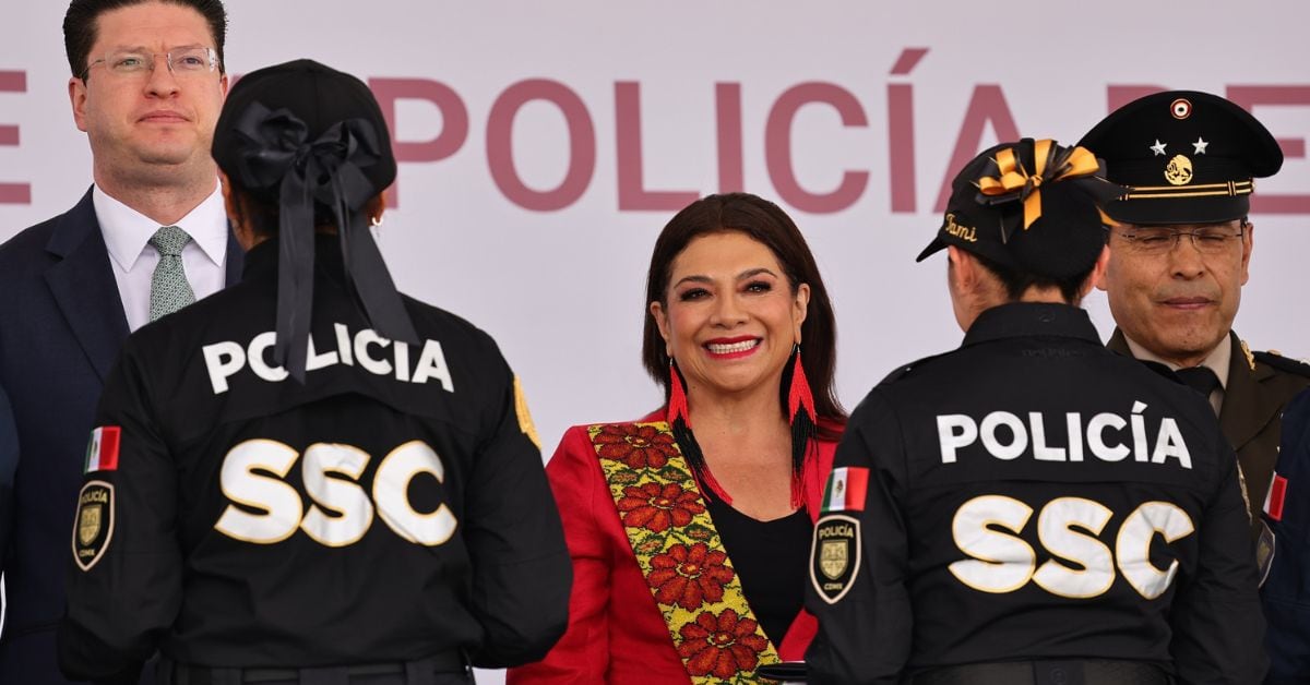 Anuncia Clara Brugada bono para policías de CDMX por operativo del Mundial 2026