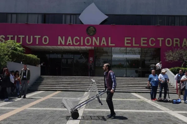 INE pone en vigor nuevo Código de Ética con enfoque en IA y protección de datos