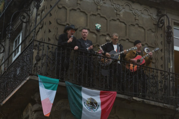 U2 estrena ‘Streets of Dreams’ con video grabado en Ciudad de México bajo tormenta