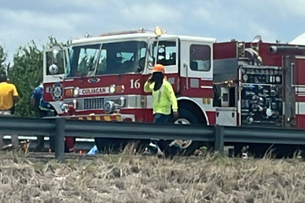 Dejan cinco víctimas choque entre tráiler y camioneta en Culiacán