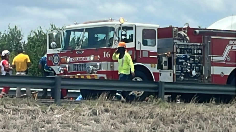 Dejan cinco víctimas choque entre tráiler y camioneta en Culiacán
