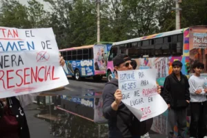 Aspirantes exigen repetir examen de admisión a la UNAM tras denuncias de fraude