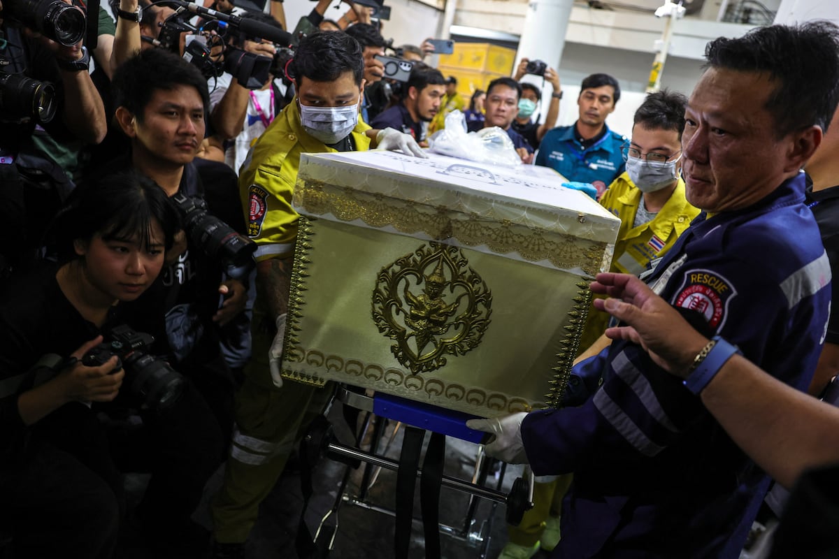 Investigan fallos de seguridad y salidas bloqueadas tras incendio en bar de Bangkok que deja 30 muertos