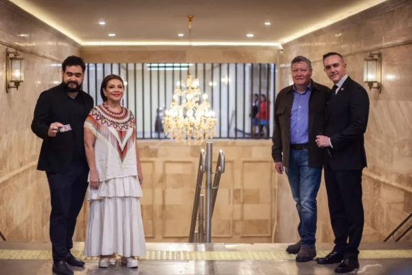 Metro de CDMX se niega a transparentar costo de candelabros en estación Hidalgo