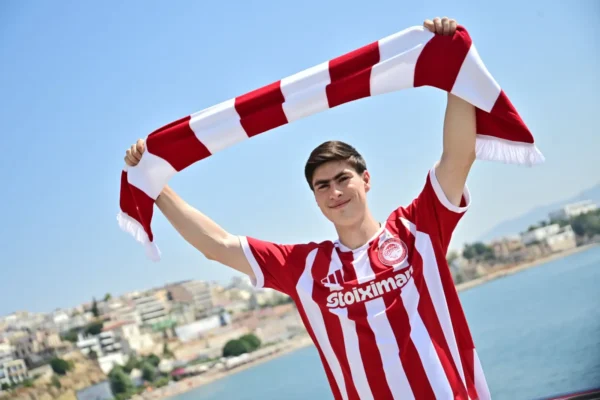 Olympiacos oficializa la contratación de Armando ‘Hormiga’ González