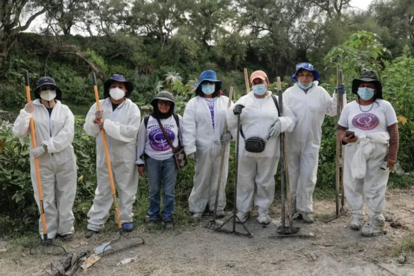 Madres buscadoras hallan tres cuerpos en canales de aguas negras en el Estado de México mientras buscaban a una niña de 11 años