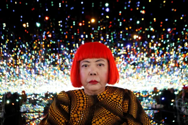 Muere Yayoi Kusama, la artista japonesa que convirtió los lunares en su obsesión