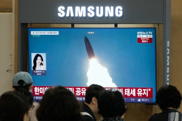 Corea del Norte lanza una decena de misiles de corto alcance hacia el mar de Japón