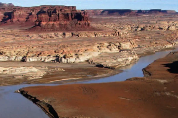 Crisis en embalses de EE.UU. por sequía amenaza suministro de agua a México
