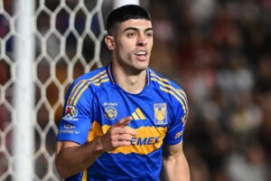 Juan Brunetta rechaza oferta de Arabia Saudita y renueva con Tigres