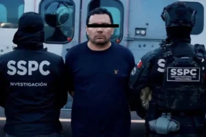 Dictan prisión preventiva a ‘El R1’ y ‘El Chuy’ por delitos de drogas y armas; se les vincula con asesinato de Carlos Manzo