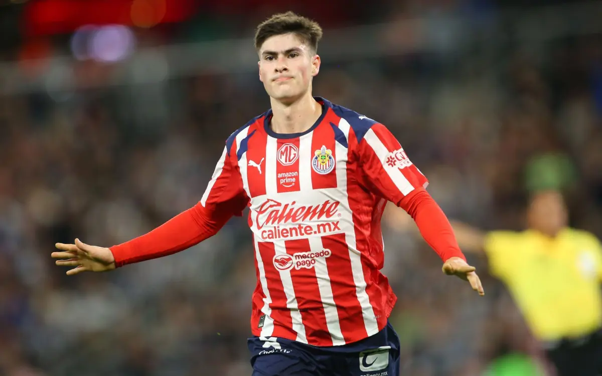 Armando ‘la Hormiga’ González deja Chivas para unirse al Olympiacos de Grecia