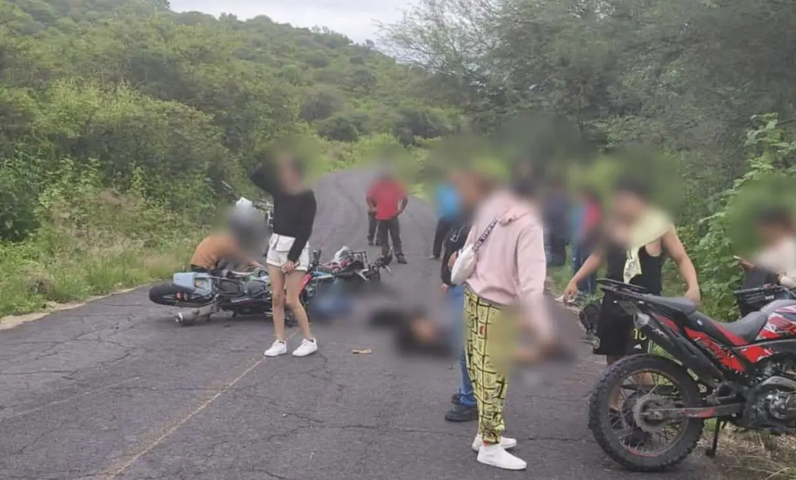 Choque frontal de dos motocicletas deja tres muertos en Tarímbaro