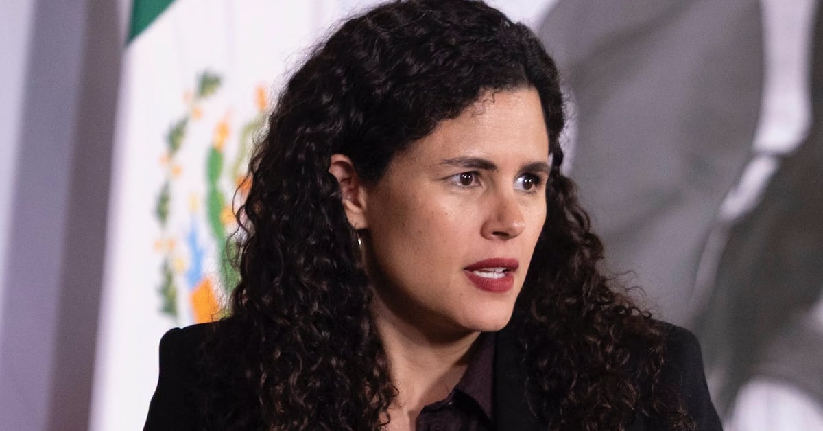 Luisa Alcalde niega lista negra de periodistas y culpa al ecosistema digital