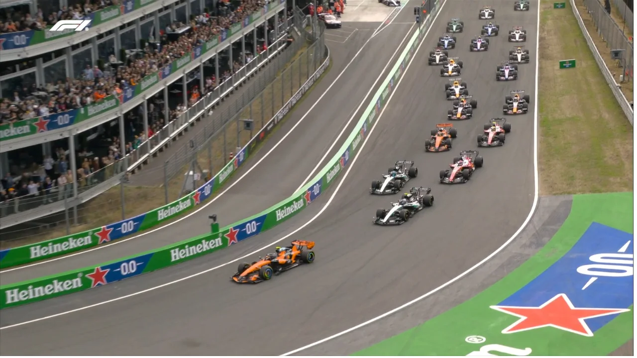 Verstappen choca y provoca bandera roja; Hamilton y Norris se disputan el liderato en Zandvoort