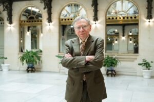 Carl Wunsch critica recortes a la ciencia bajo el gobierno de Trump tras recibir premio en España