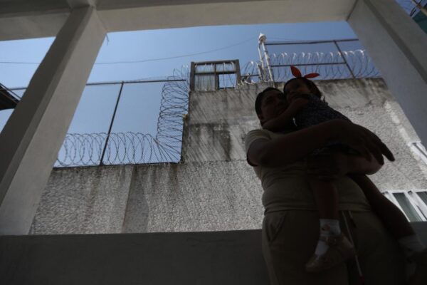 Lanzan guía para atender violencia contra mujeres encarceladas en México
