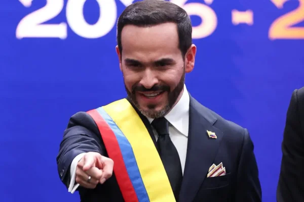 De la Espriella pronuncia su primer discurso prometiendo orden, fracking y guerra al narcotráfico