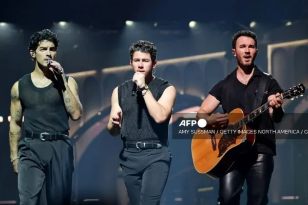 NFL anuncia a los Jonas Brothers para el show del medio tiempo en Melbourne