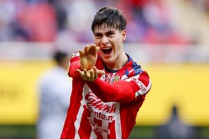 Olympiacos confirma a Armando ‘Hormiga’ González como nuevo refuerzo