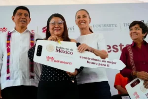 Entrega Sheinbaum 68 viviendas del Infonavit en Huajuapan de León; programa beneficiará a 12 millones de familias