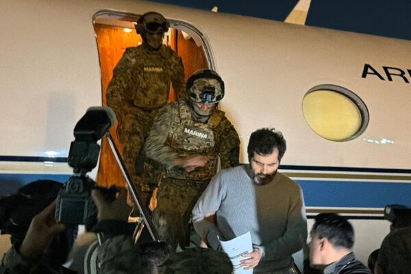Trasladan a El Altiplano al contralmirante Fernando Farías, líder de la red ‘Los Primos’