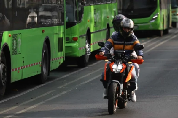 Presenta Morena iniciativa para prohibir transporte de pasajeros en motocicleta en CDMX