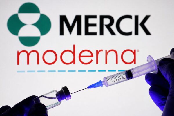Moderna y Merck anuncian resultados positivos en fase 3 de terapia contra melanoma