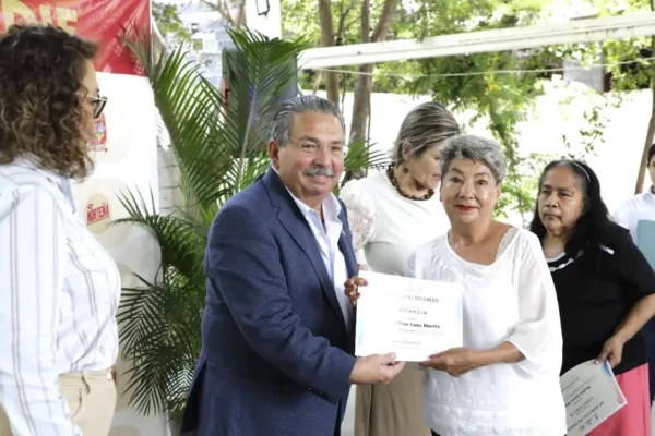 Gradúa Escobedo a cuarta generación de Academia Digital para Adultos Mayores